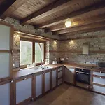 Chalet Guest Homes Leshten