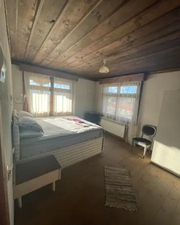 Guest Homes Domek alpejski Leshten