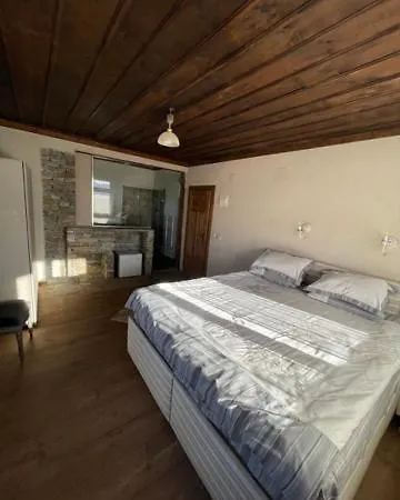 Chalet Guest Homes Leshten