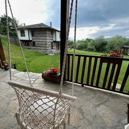 Guest Homes *