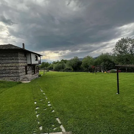 Guest Homes Leshten