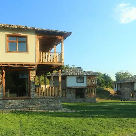 Guest Homes * Leshten
